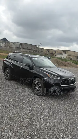 Toyota Highlander XLE 2021 Black