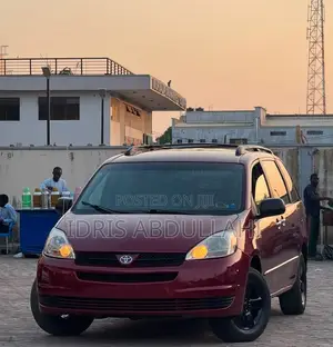 Toyota Sienna 2006 Maroon