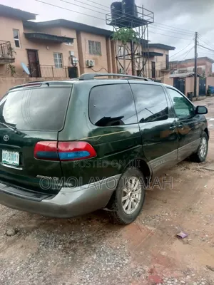Toyota Sienna 2002 Green