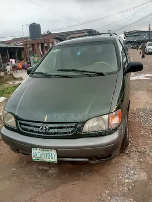 Toyota Sienna 2002 Green