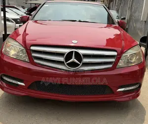Mercedes-Benz C300 2010 Red