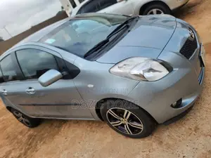 Toyota Yaris 2009 Gray