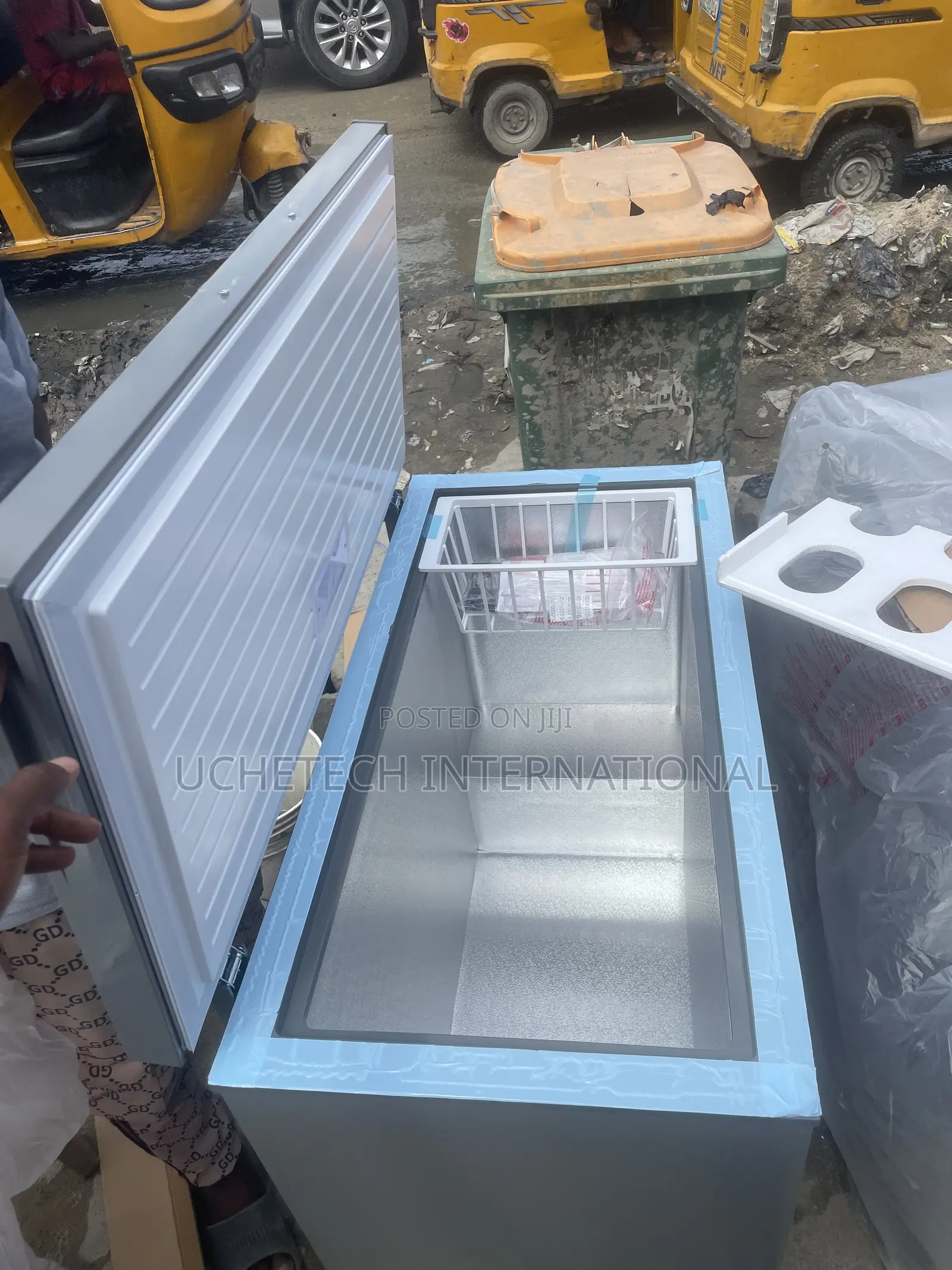 Aeon Chest Freezer