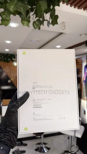 New Apple iPad (2025) 128 GB Silver