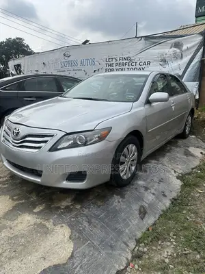 Toyota Camry LE 4dr Sedan (2.5L 4cyl 6AM) 2010 Silver