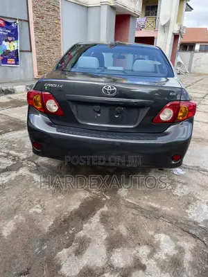 Toyota Corolla LE 4dr Sedan (1.8L 4cyl 4A) 2010 Gray