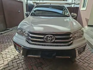 Toyota Hilux 2017 White