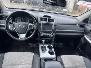 Toyota Camry SE 4dr Sedan (3.5L 6cyl 6A) 2014 Silver