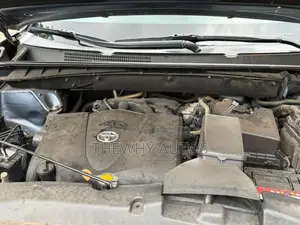 Toyota Highlander Limited 4x2 V6 (3.5L 6cyl 8A) 2017 Blue