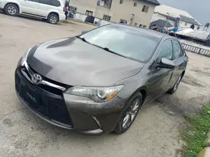 Toyota Camry SE 4dr Sedan (2.5L 4cyl 6A) 2016 Gray