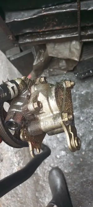 Toyota Sienna, Hylander and 2.4 V6 3mz Engine Is Available