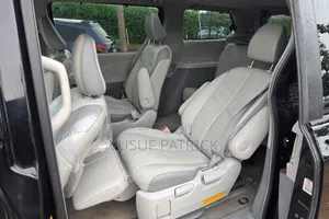 Toyota Sienna 2012 Black