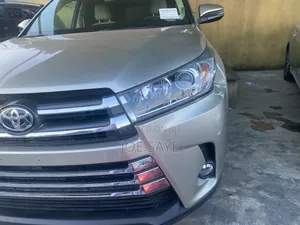 Toyota Highlander Limited Platinum 4dr SUV (3.5L 6cyl 6A) 2015 Gold