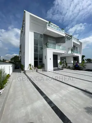 5bdrm House in Lekki Phase One for sale