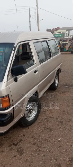 Toyota HiAce 1998