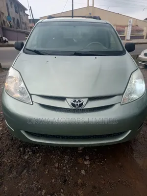 Toyota Sienna 2005 Teal