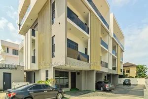 Furnished 3bdrm Penthouse in Lekki Phase 1 for sale
