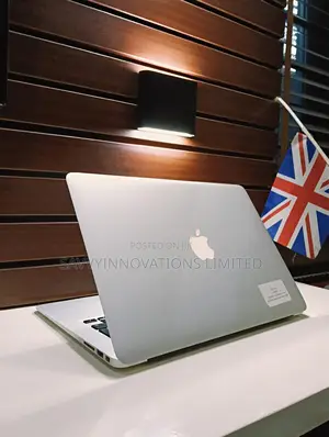 Laptop Apple MacBook 8GB Intel Core i5 SSD 256GB