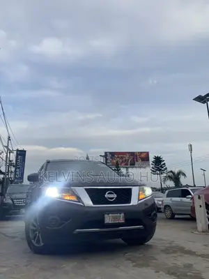 Nissan Pathfinder 2015 Gray