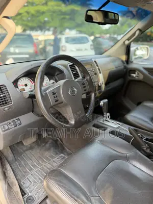 Nissan Frontier Crew Cab PRO-4X 2012 Silver