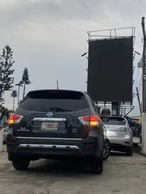 Nissan Pathfinder 2015 Gray