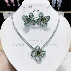 Luxury Flower Crystal Jewelry Set/Necklace Earrings (3 Colours)