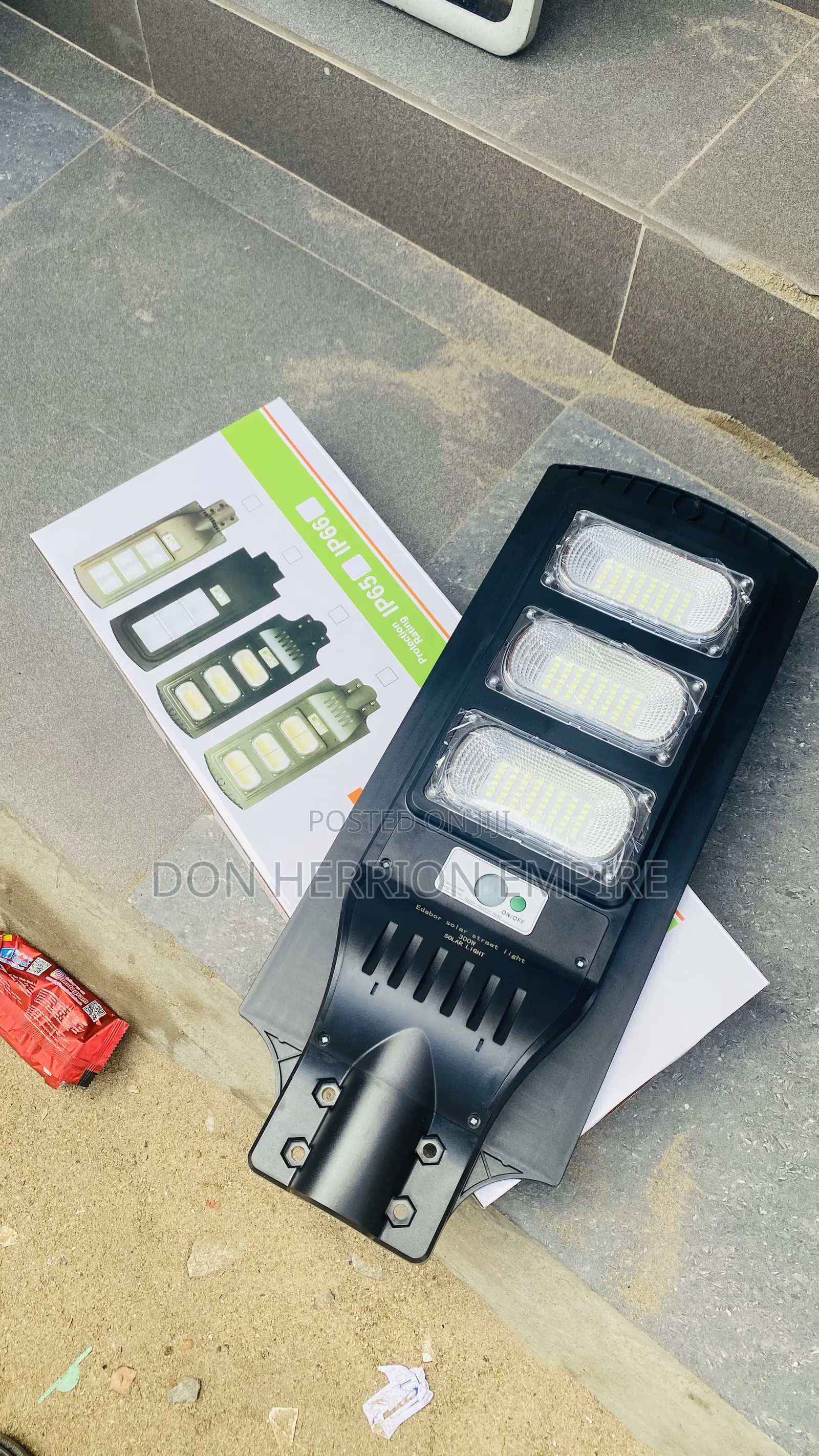 3-eyes Solar Street Light