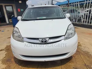 Toyota Sienna 2006 White