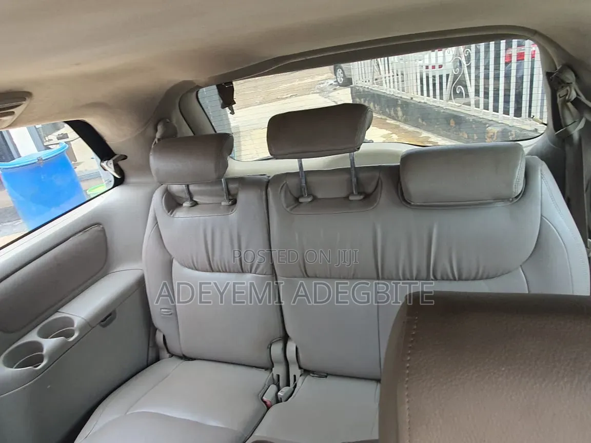 Toyota Sienna 2006 White