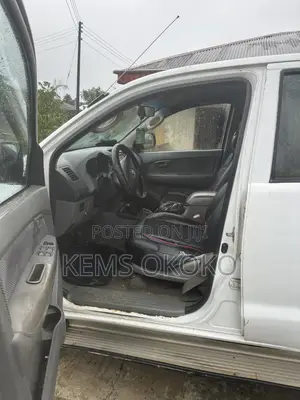 Toyota Hilux 2010 White