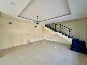 5bdrm Townhouse / Terrace in Ikate for rent