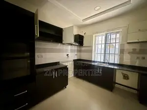 5bdrm Townhouse / Terrace in Ikate for rent