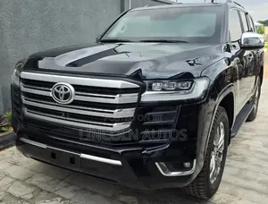 Toyota Land Cruiser LC300 2024 Matt Black