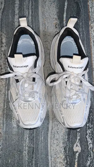 White Unisex Shoe