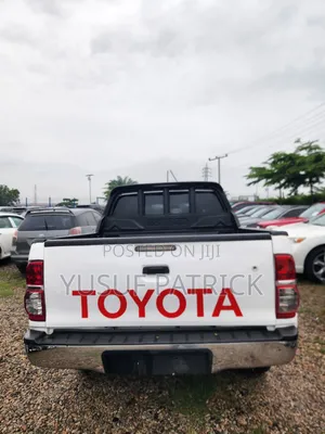 Toyota Hilux 2013 White