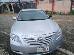 Toyota Camry 2009 Silver