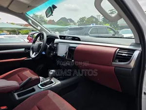 New Toyota Hilux 2025 White