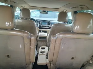 Toyota Highlander Limited Platinum 4x4 V6 (3.5L 6cyl 8A) 2018 Black
