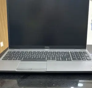Laptop Dell Latitude 5511 16GB Intel Core i7 SSD 512GB