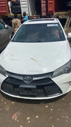 Toyota Camry 2017 White