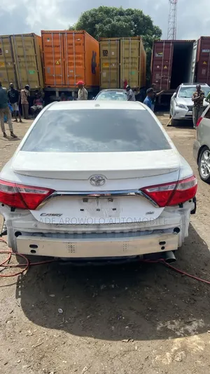 Toyota Camry 2017 White