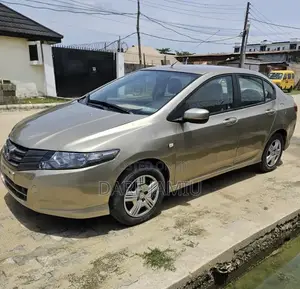 Honda City 2010 Gold