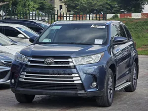 Toyota Highlander 2018 Blue