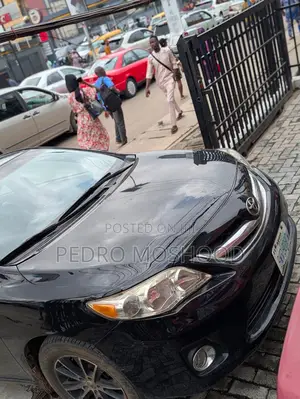 Toyota Corolla 2011 Black