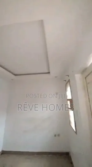 Mini Flat in Akoka for rent