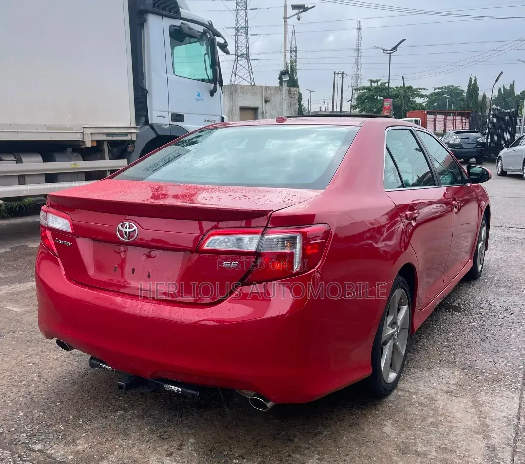 Toyota Camry 2012 Red