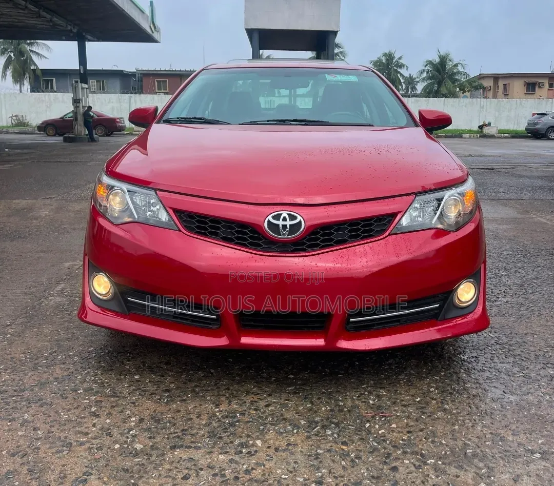 Toyota Camry 2012 Red