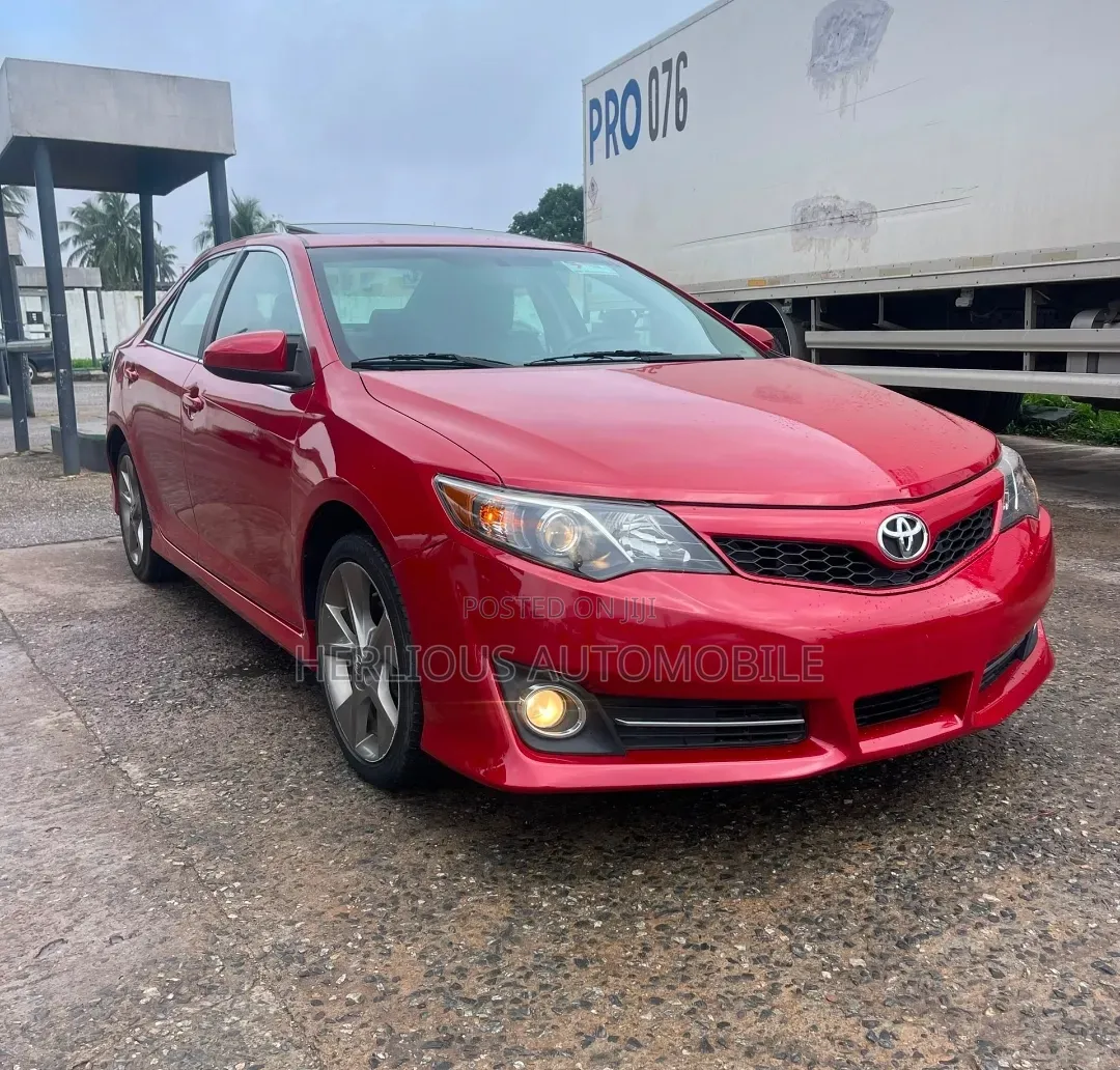 Toyota Camry 2012 Red