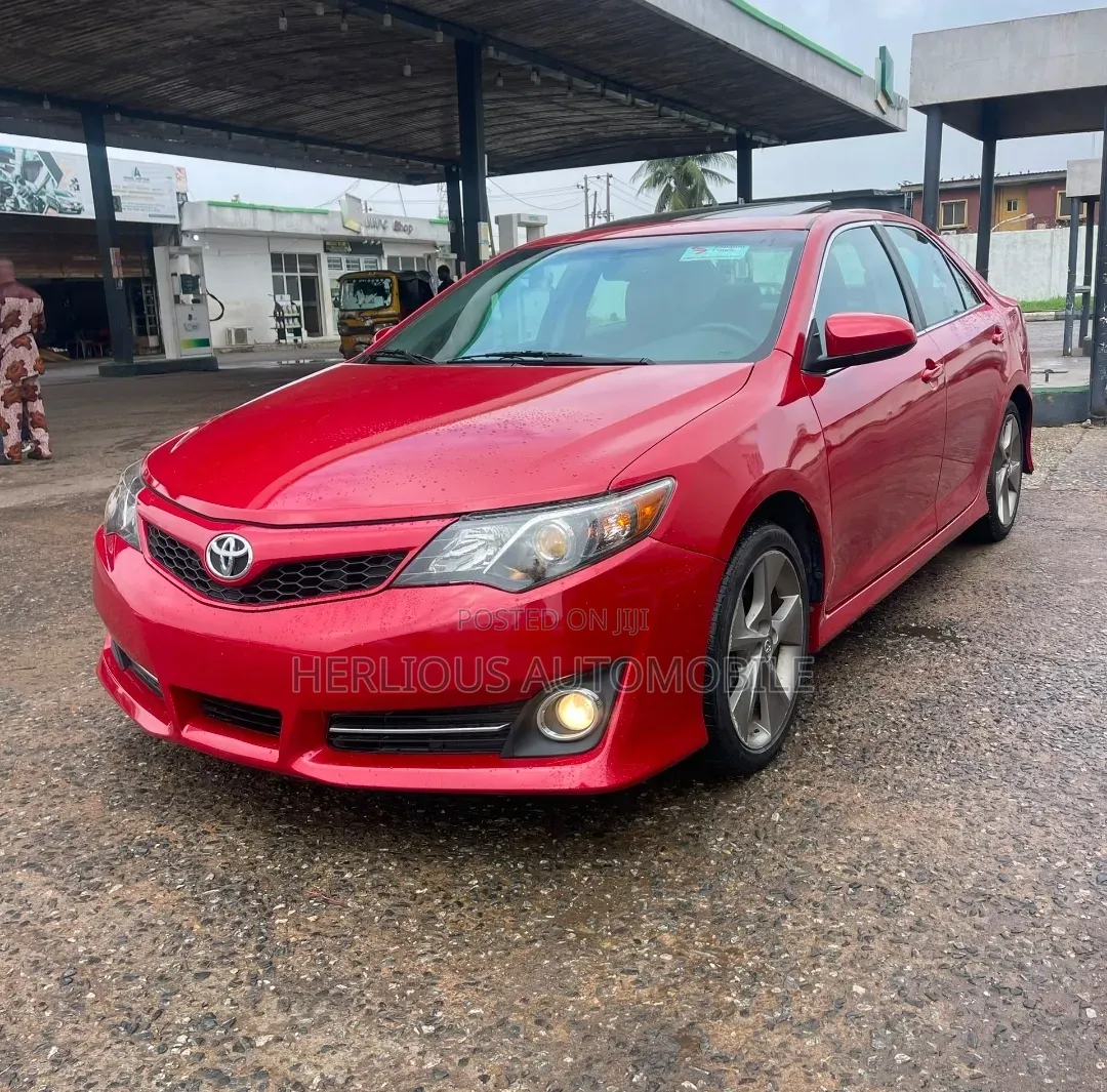 Toyota Camry 2012 Red