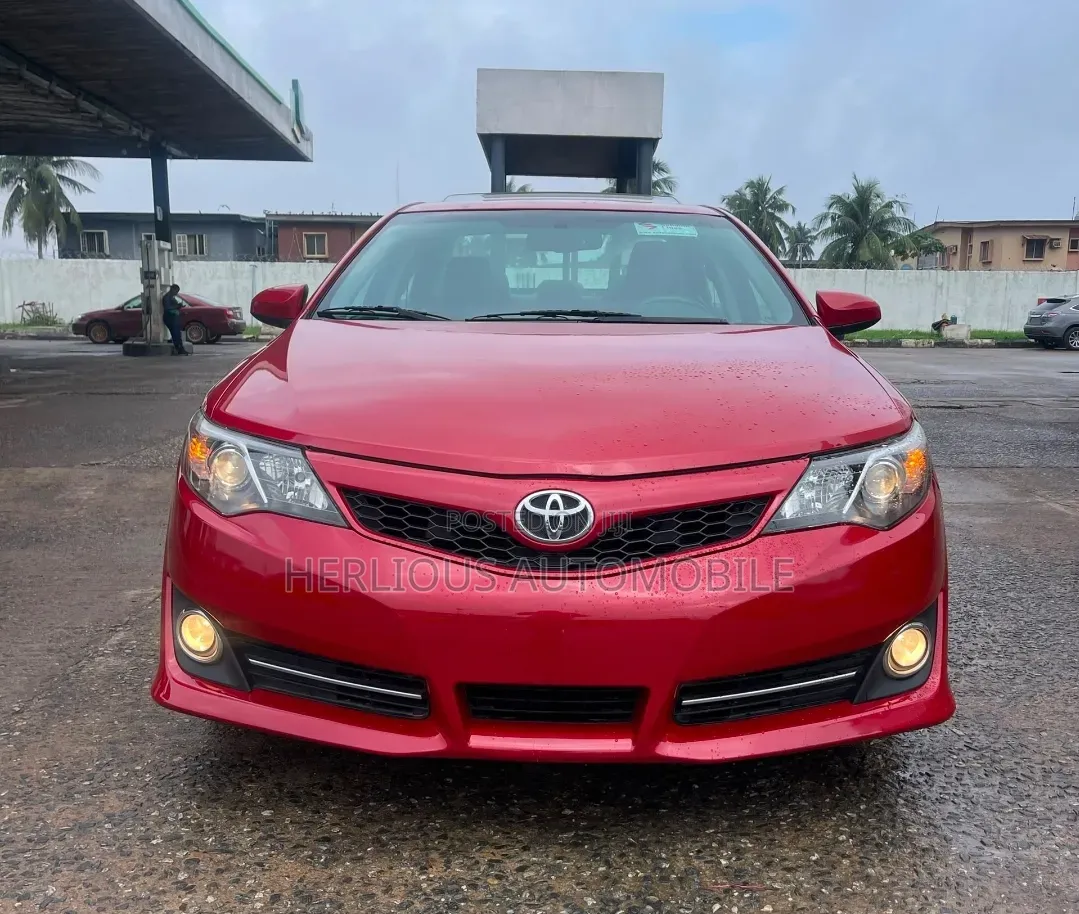 Toyota Camry 2012 Red